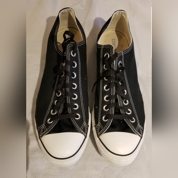 Converse Shoes Classic Converse Chuck Taylor Mens 2 Poshmark